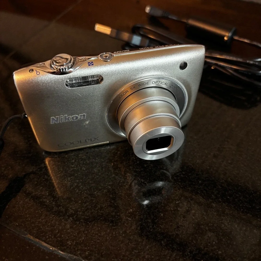 Nikon COOLPIX S3100 Digital Camera 14 MP‎ 5X Nikon Wide Angle Optical Zoom